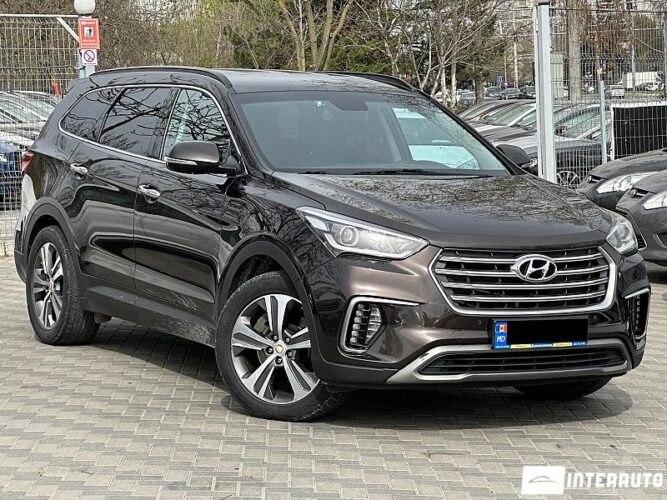 Hyundai Grand Santa Fe 2016 doar la InterAuto