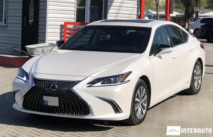 Lexus ES 300h 2020 doar la InterAuto