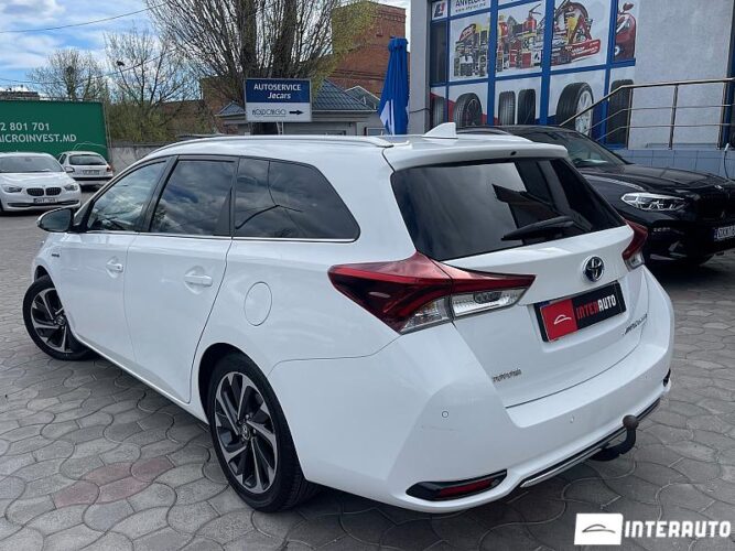 toyota Auris 2015