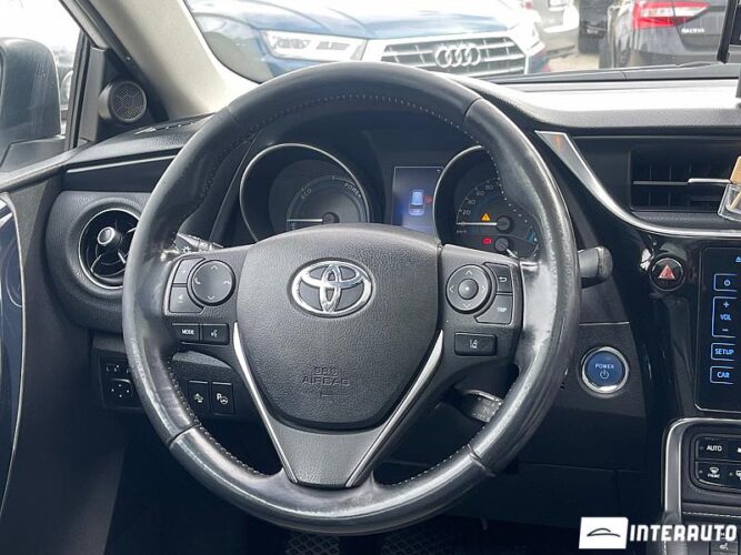 toyota Auris 2015