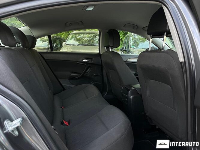 Opel Insignia 40 opel Insignia 2010