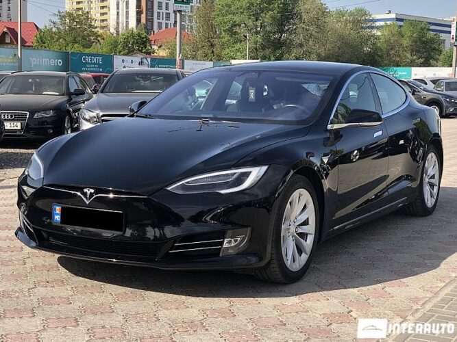 Tesla Model S 2018 doar la InterAuto