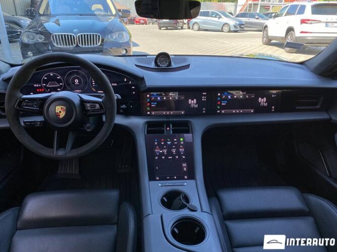 Porsche Taycan GTS 39 porsche Taycan GTS 2022