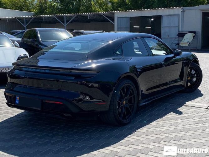 Porsche Taycan GTS 33 porsche Taycan GTS 2022