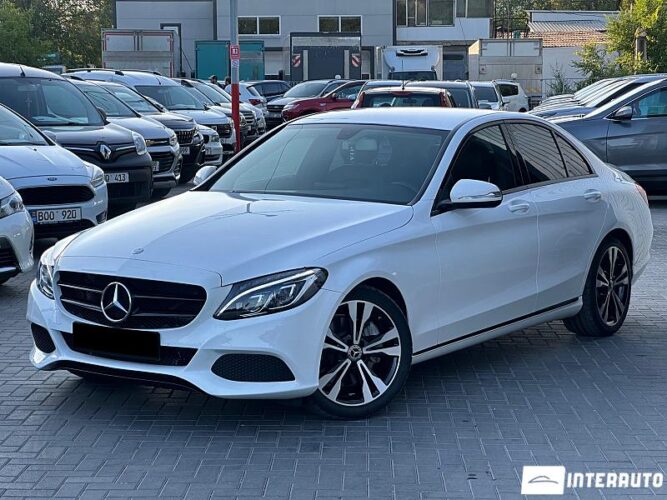 Mercedes C 300 2015 doar la InterAuto