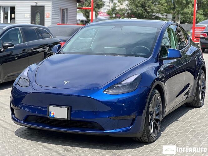 Tesla Model Y 2022 doar la InterAuto