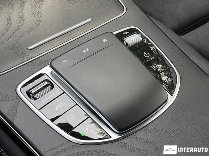 Mercedes GLC 220d 46 mercedes GLC 220d 2020