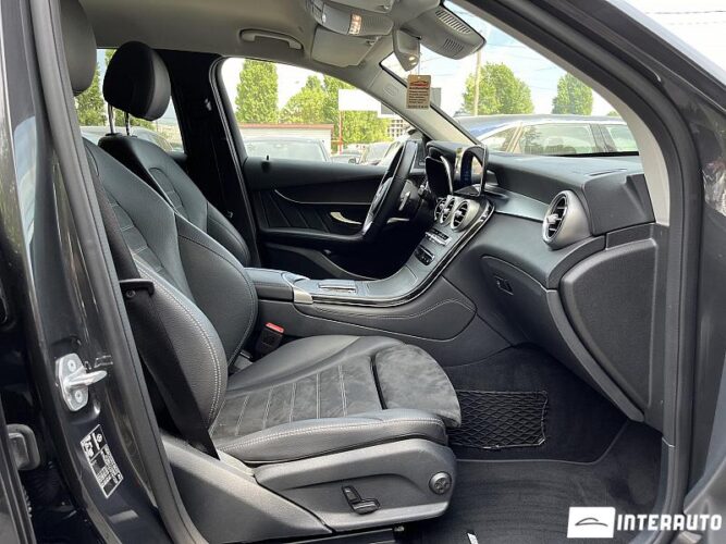 Mercedes GLC 220d 38 mercedes GLC 220d 2020