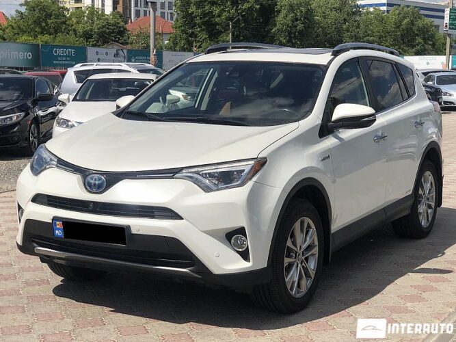 Toyota Rav-4 2016 doar la InterAuto