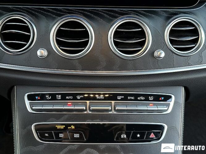 Mercedes E 220 57 mercedes E 220 2021