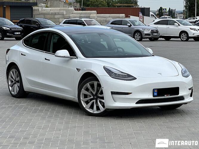 Tesla Model 3 2019 doar la InterAuto