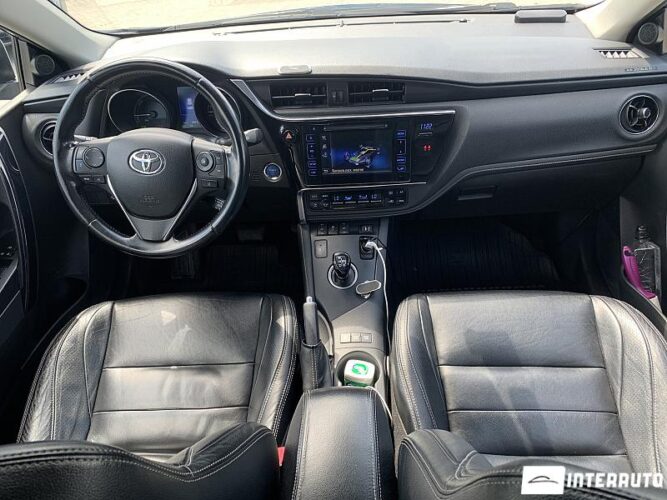toyota Auris 2015