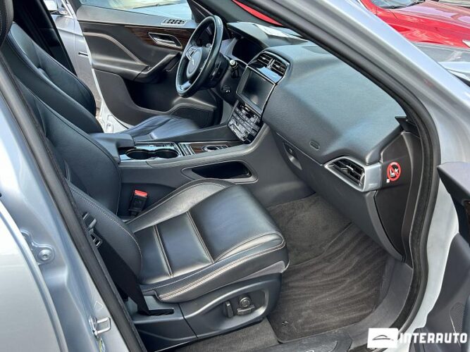 Jaguar F-Pace 46 jaguar F-Pace 2016