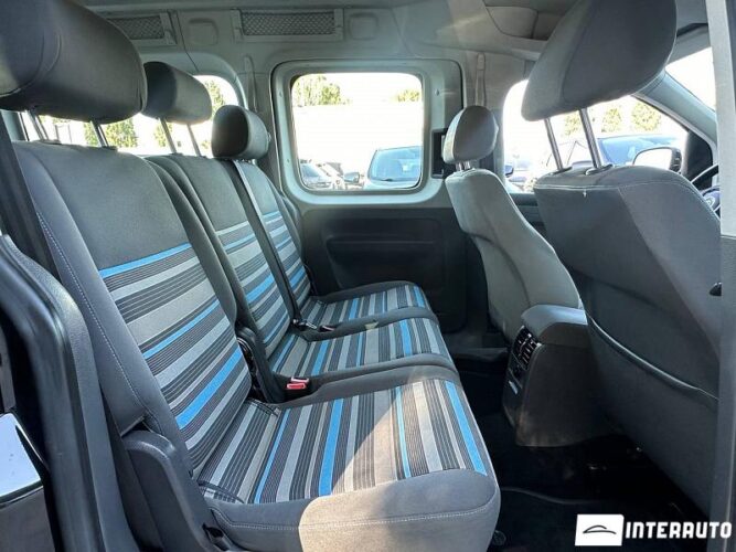 volkswagen Caddy Maxi 2011