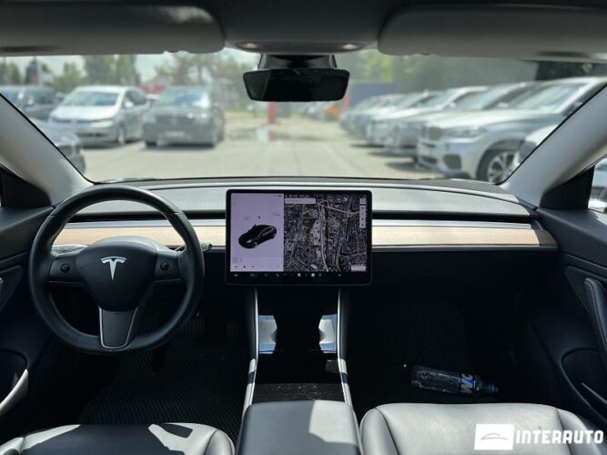 tesla Model 3 2018