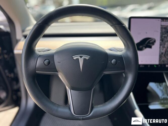 tesla Model 3 2018