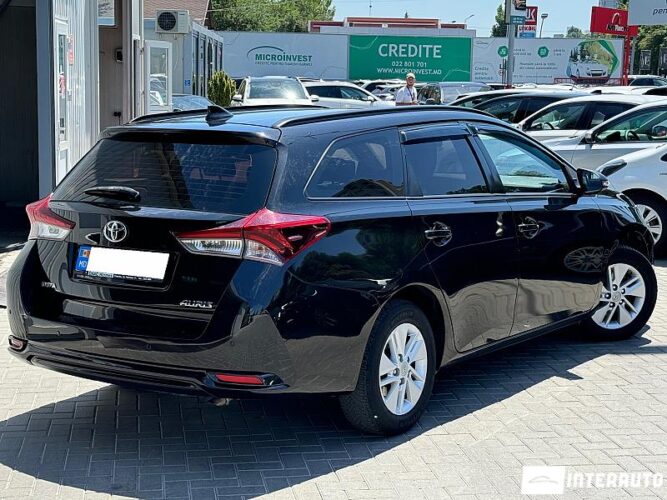 toyota Auris 2015