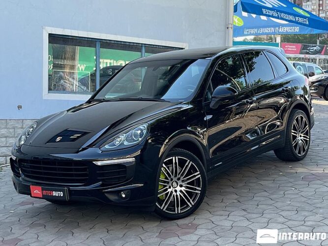 Porsche Cayenne S Hybrid 2016 doar la InterAuto