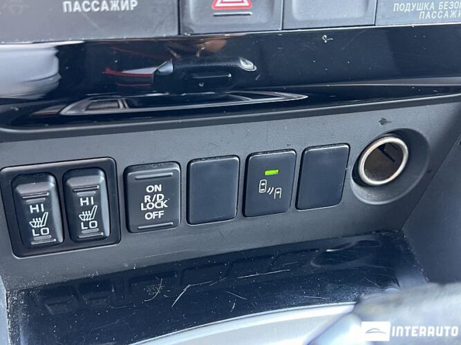 mitsubishi Pajero Sport 2016