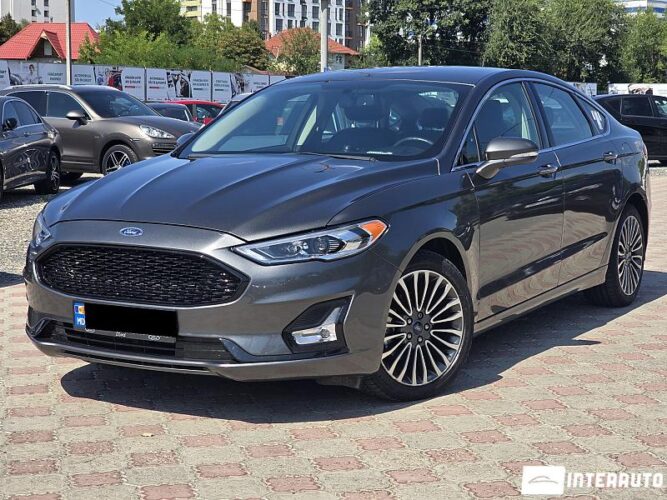Ford Fusion 2017 doar la InterAuto