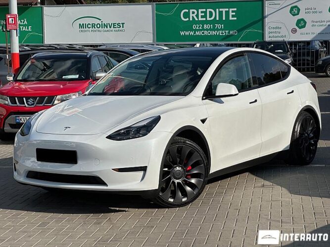 Tesla Model Y 2022 doar la InterAuto