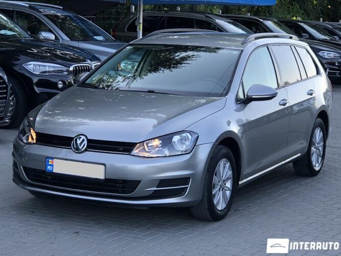 Volkswagen Golf 2015 doar la InterAuto