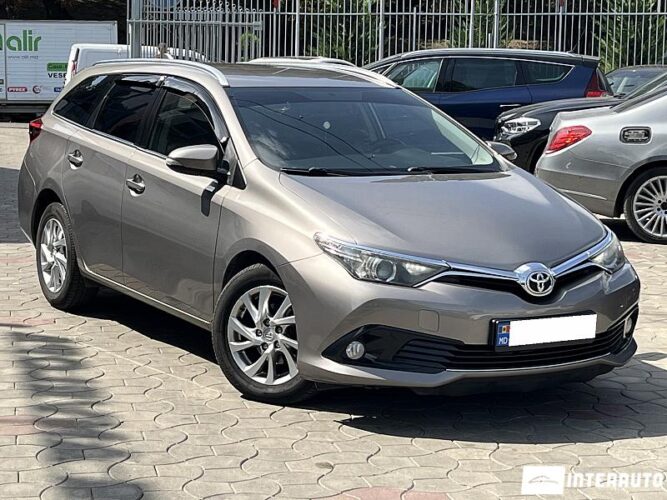 Toyota Auris 2016 doar la InterAuto