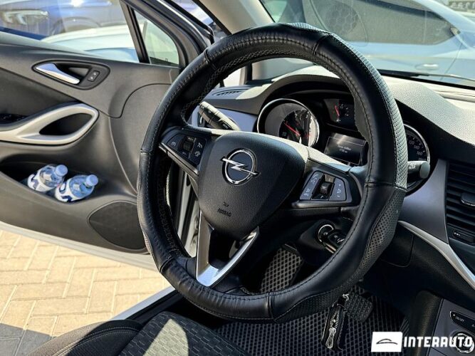 opel Astra 2020