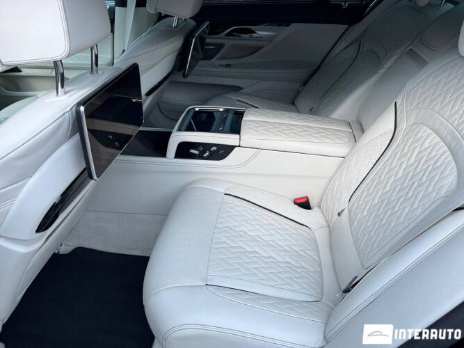 BMW 745e 51 bmw 745e 2020