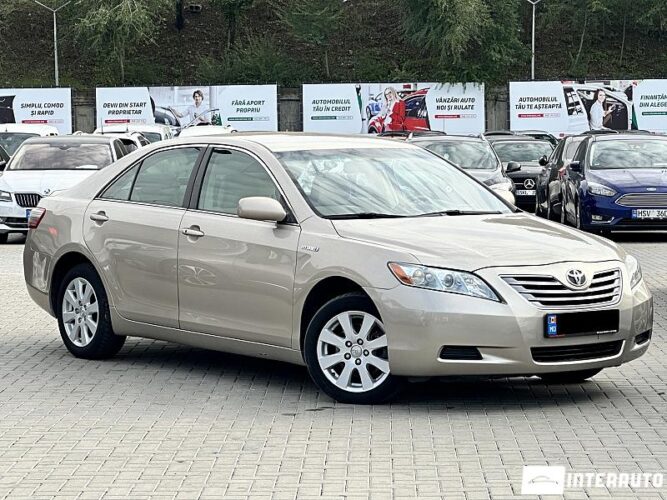 Toyota Camry 2008 doar la InterAuto