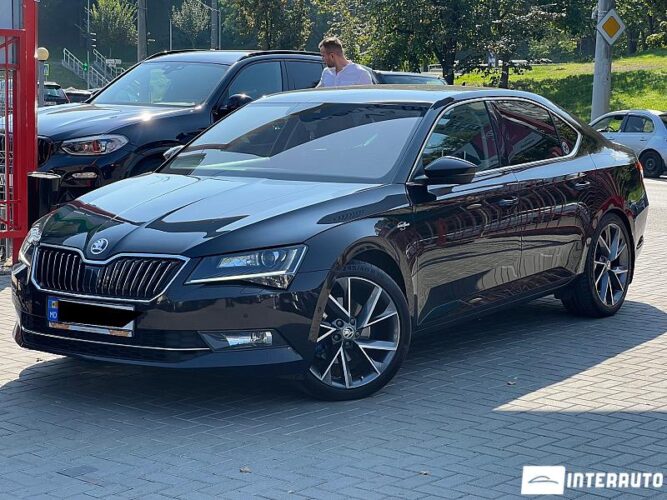 Skoda Superb 2018 doar la InterAuto