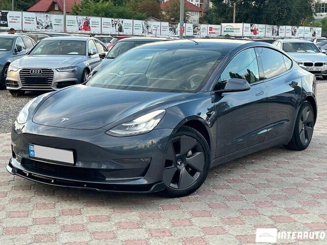 Tesla Model 3 2020 doar la InterAuto