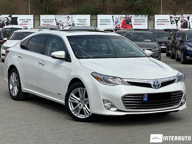 Toyota Avalon 2013 doar la InterAuto