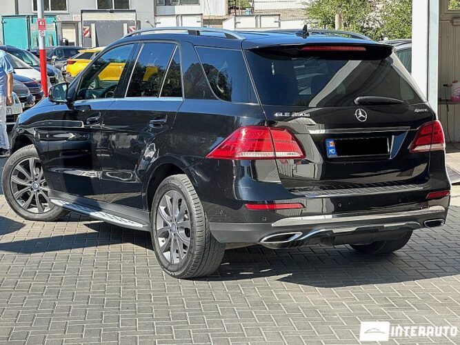Mercedes GLE 350d 38 mercedes GLE 350d 2016