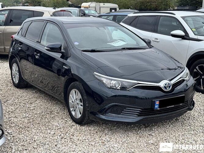 Toyota Auris 2016 doar la InterAuto