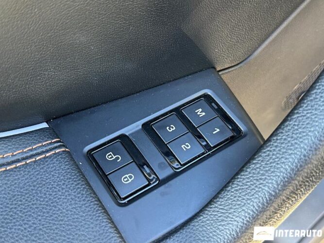 Jaguar F-Pace 51 jaguar F-Pace 2016