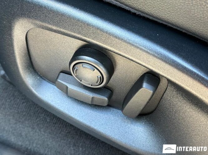 Jaguar F-Pace 52 jaguar F-Pace 2016