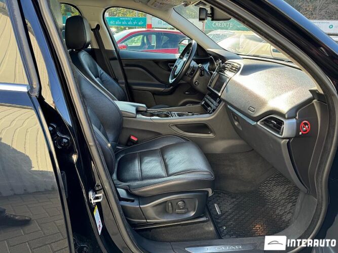 Jaguar F-Pace 42 jaguar F-Pace 2016