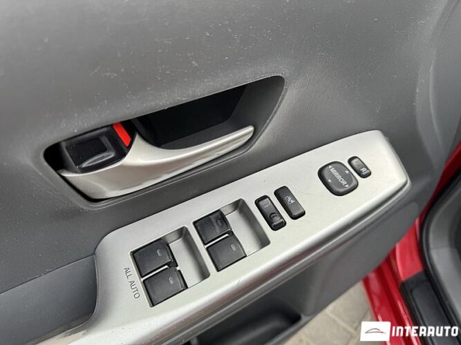 toyota Prius Plus / V 2012