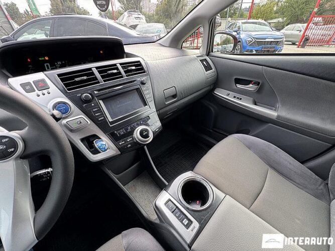 toyota Prius Plus / V 2012