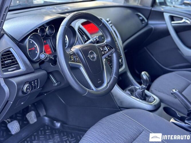 opel Astra 2013