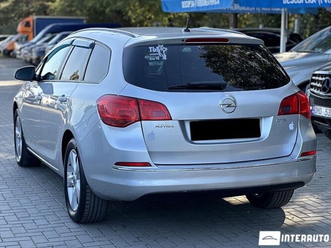 opel Astra 2013