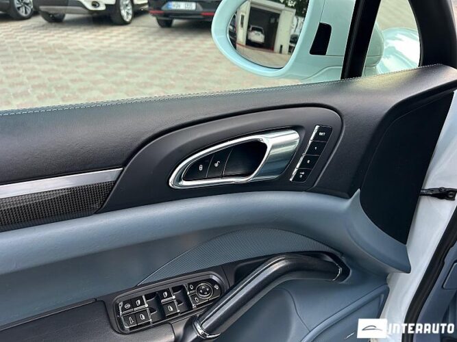 porsche Cayenne S Hybrid 2012