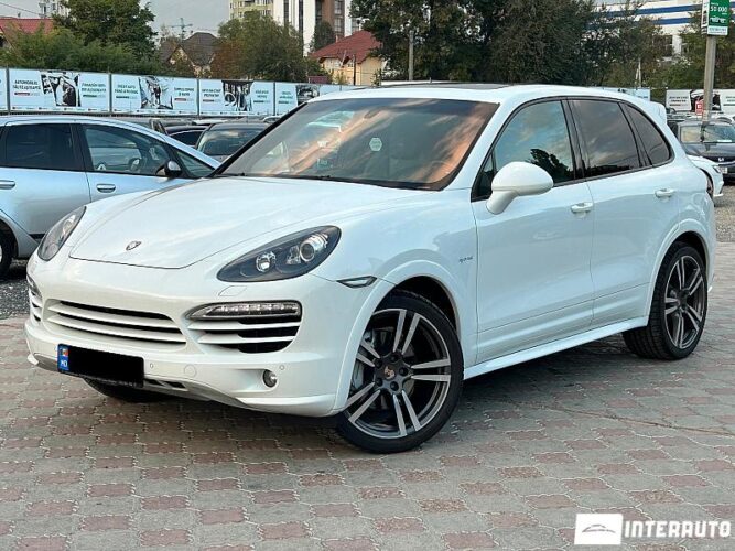 Porsche Cayenne S Hybrid 2012 doar la InterAuto