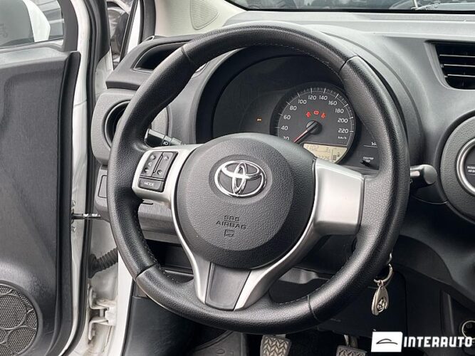 toyota Yaris 2013