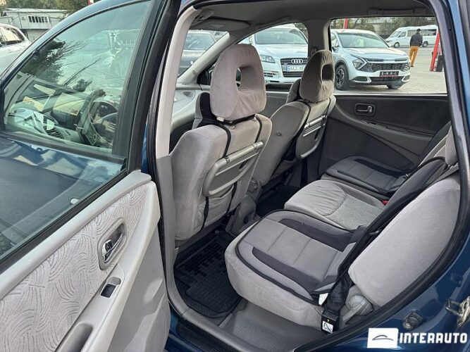 Nissan Almera Tino 50 nissan Almera Tino 2001