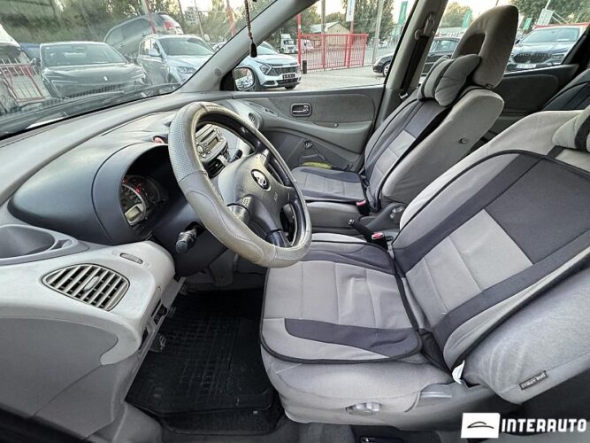 Nissan Almera Tino 40 nissan Almera Tino 2001