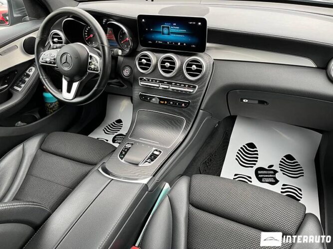 Mercedes GLC 220d 34 mercedes GLC 220d 2020