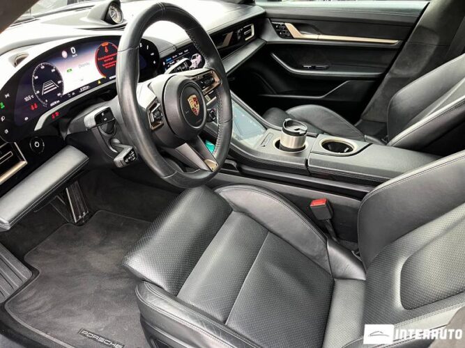 porsche Taycan Turbo 2020