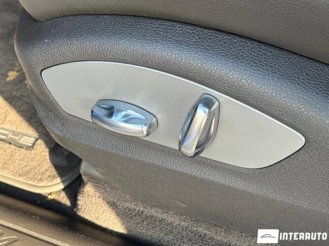 Porsche Macan 44 porsche Macan 2020